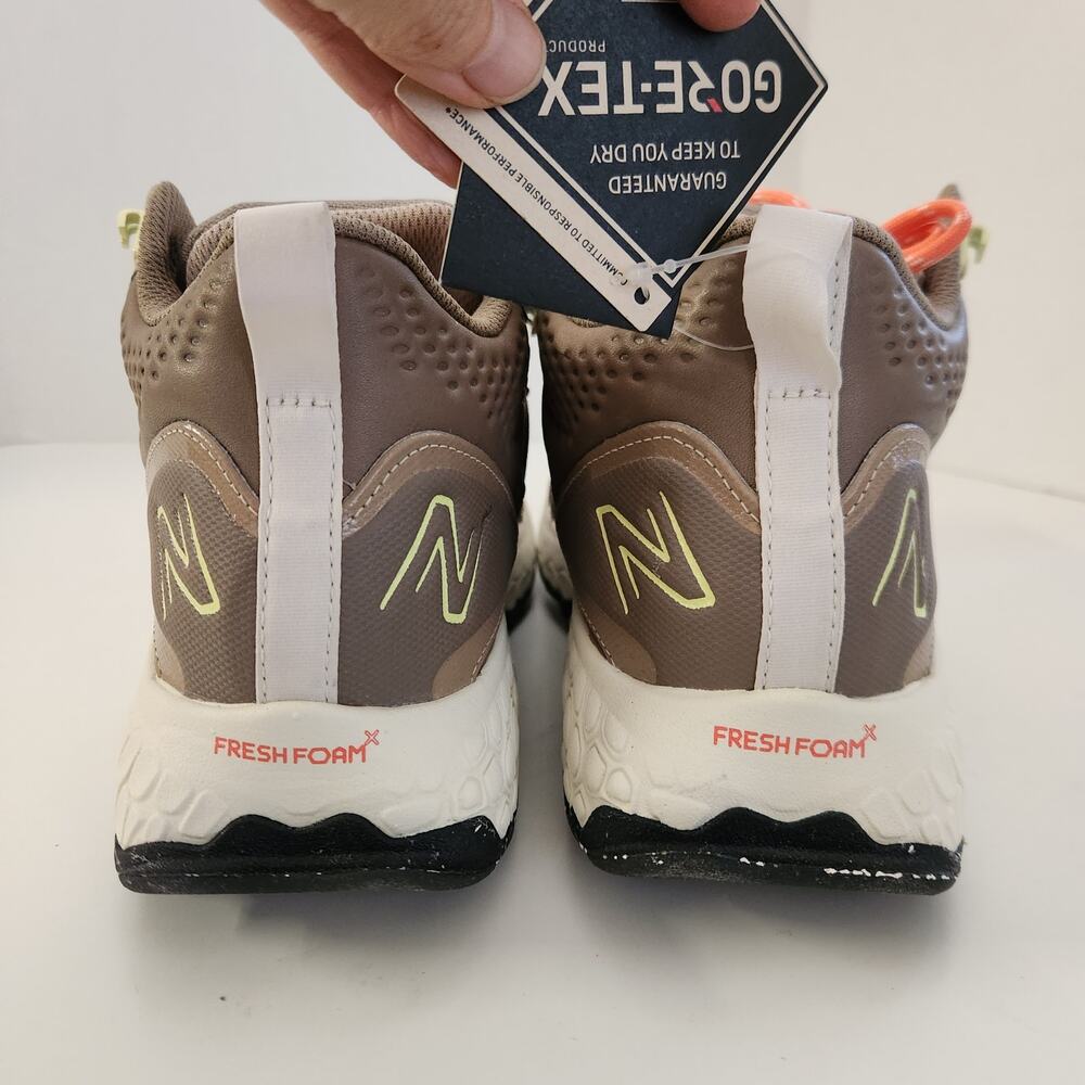 New Balance Women's Fresh Foam X Hierro Mid GTX V1 Trail Running Shoe, 9.5 M - Picture 6 of 12